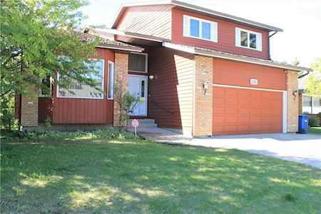 292 Canterville Drive SW Calgary, AB T2W 3X2