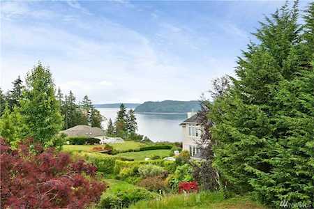 1080 Paha View Dr Fox Island, WA 98333