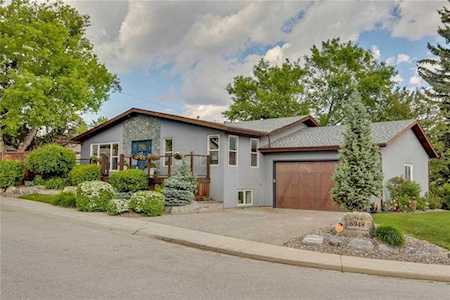 6948 Hunterbow Crescent NW Calgary, AB T2K 4R5