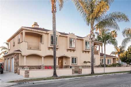 1221 Pine Street Huntington Beach, CA 92648