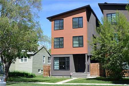 252 18 Avenue NE Calgary, AB T2E 1N2