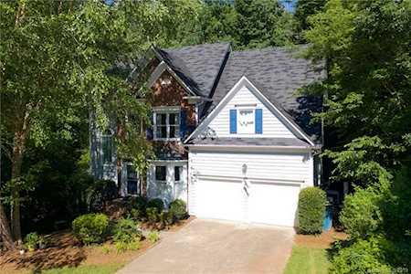 1008 Gateshead Ln Matthews, NC 28105