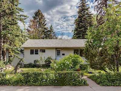 2923 14 Avenue NW Calgary, AB T2N 1N3