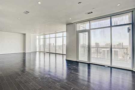 4521 San Felipe St Houston, TX 77027