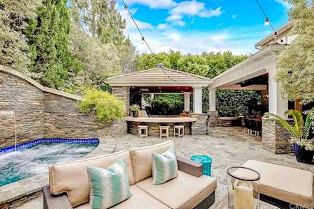17 Boardwalk Newport Beach, CA 92660