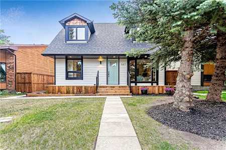 167 Woodbrook Way Calgary, AB T2W 4J1