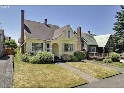 2704 SE Harrison St Portland, OR 97214