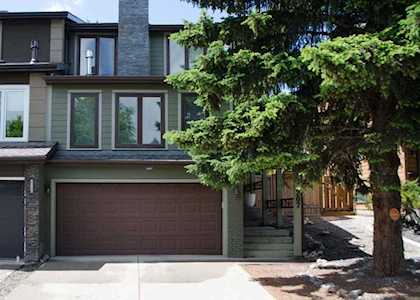 207 37 Street NW Calgary, AB T2N 4N6