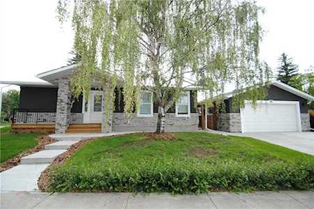 302 Wascana Crescent SE Calgary, AB T2J 1H5