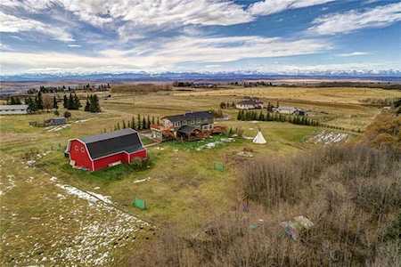 40236 Big Hill Road Rural Rocky View County, AB T4C 1A2