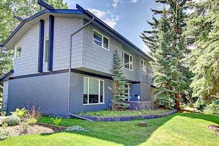 648 Varsity Estates Crescent NW Calgary, AB T3B 3C7
