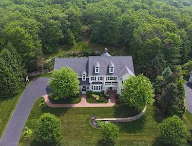 5 Minuteman Rd Medfield, MA 02052