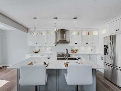 6 Cougarstone Circle SW Calgary, AB T3H 4W3