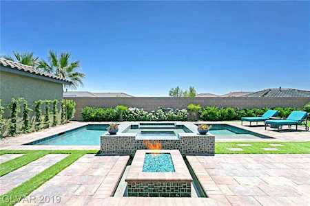 7350 Southern Magnolia St Las Vegas, NV 89149