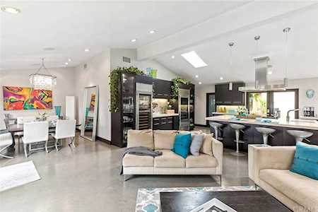 547 Santa Ana Avenue Newport Beach, CA 92663