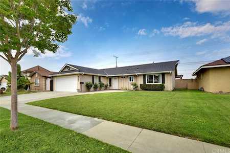 6151 Glenwood Drive Huntington Beach, CA 92647