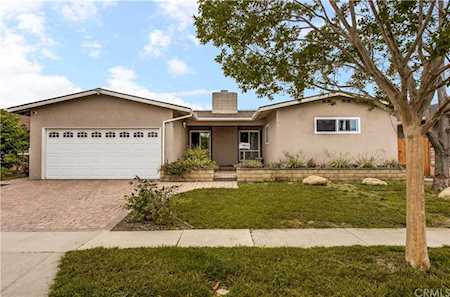 7692 Alhambra Drive Huntington Beach, CA 92647