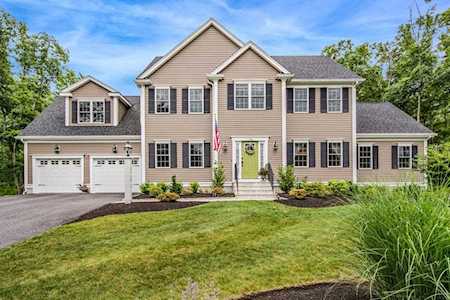 44 Joseph Circle Northbridge, MA 01588