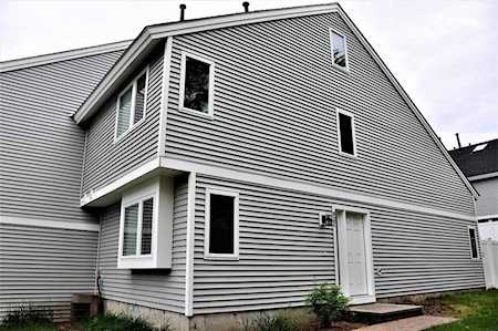 62 Meadow Pond Dr #E Leominster, MA 01453