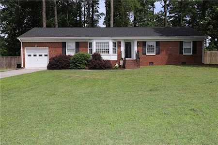 2864 E Meadow Wood Dr Chesapeake, VA 23321