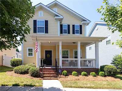 14303 Holly Springs Dr Huntersville, NC 28078