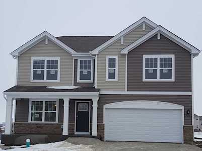 108 Linden Dr Oswego, IL 60543