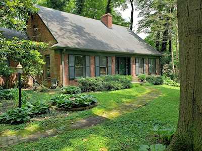 404 Rebel Dr Pewee Valley, KY 40056