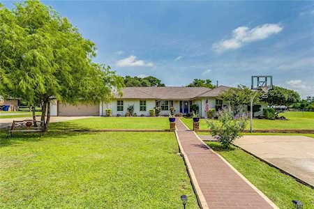 4744 Sunset Circle S Fort Worth, TX 76244