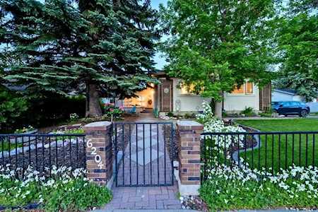 6204 Silver Ridge Drive NW Calgary, AB T3B 3S7