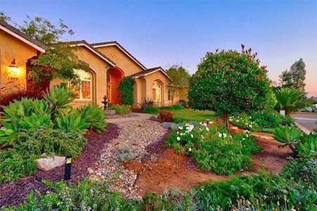1917 Fernbrook Ct El Cajon, CA 92019