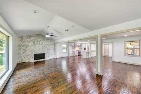 3153 Silverton Drive Dallas, TX 75229