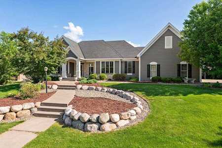 3375 Crestmoor Drive Woodbury, MN 55125