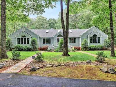 1163 Huntsman Circle Oilville, VA 23129