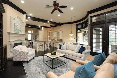 19 Lochbury Ct Spring, TX 77379