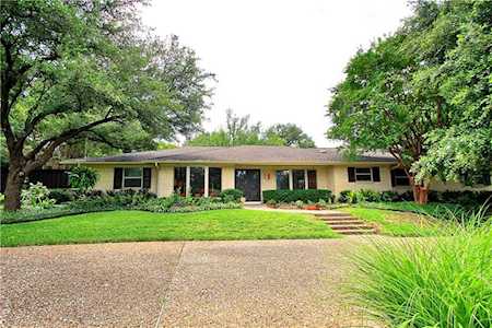 6819 Mossvine Circle Dallas, TX 75254