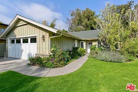 680 N Las Casas Avenue Pacific Palisades, CA 90272