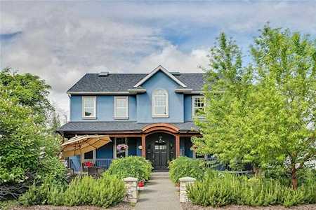 3111 4A Street NW Calgary, AB T2M 3B5