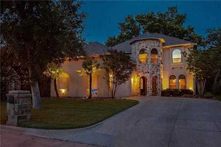 5952 Riverbend Place Fort Worth, TX 76112