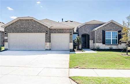 724 Freedom Lane Little Elm, TX 76227