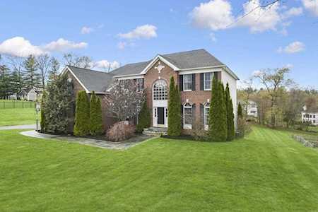 5 Saddle Hill Cir Grafton, MA 01536