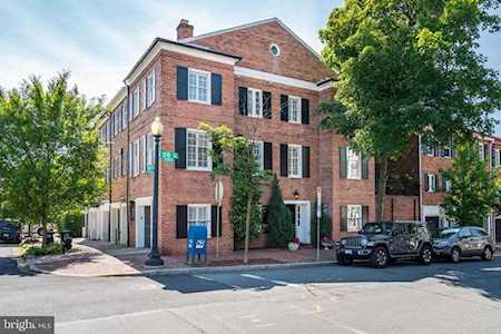 1323 28th St NW Washington, DC 20007