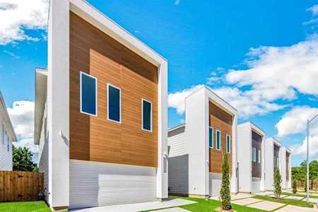 5407 Robusto Place Houston, TX 77091