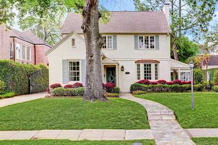 2424 Pelham Dr Houston, TX 77019