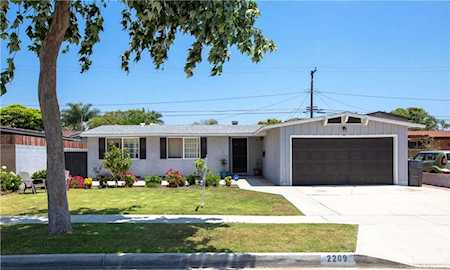 2209 N Forest Avenue Santa Ana, CA 92706