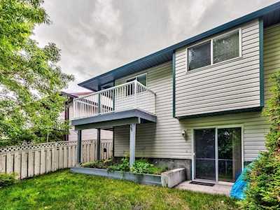 68 Strathaven Heights Strathmore, AB T1P 1P3