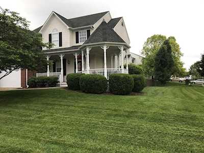 6152 Sweetbay Dr Crestwood, KY 40014