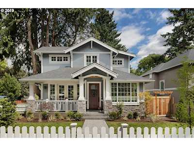 489 8th St Lake Oswego, OR 97034