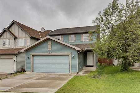 10 Evansbrooke Way NW Calgary, AB T3P 1C5