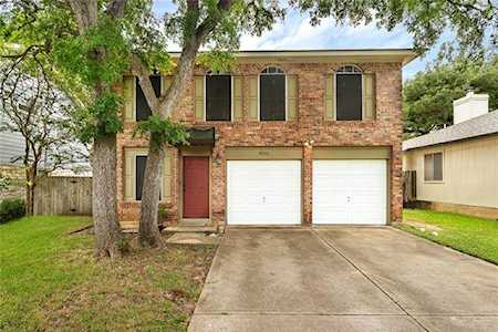 8901 Ampezo Trl Austin, TX 78749