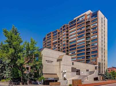330 26 Avenue SW #1504 Calgary, AB T2S 2T3